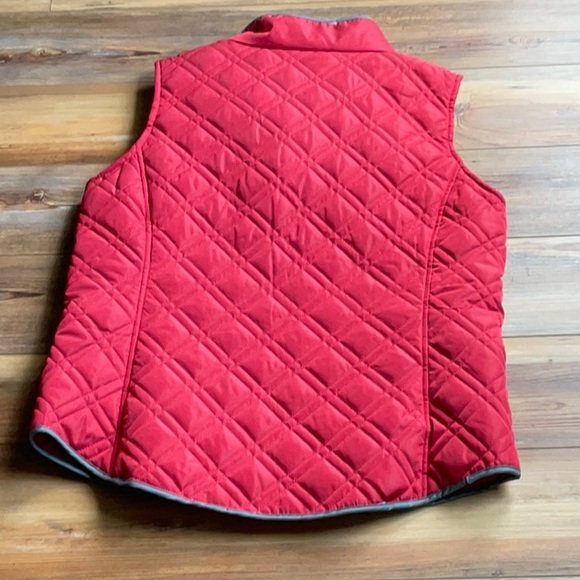 💖 Lincoln Outfitters red quilted vest with gold zipper and pocket snaps - Picture 3 of 5